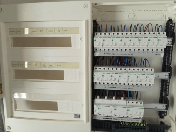 Opbouw verdeelbord te Rumst