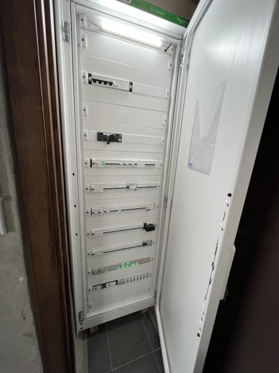 Renovatiewerken, domotica en verlichting van het Oude Gemeentehuis te Mol